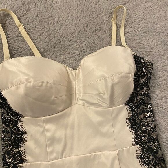 Guess satin dress, size 4 - Picture 3 of 9